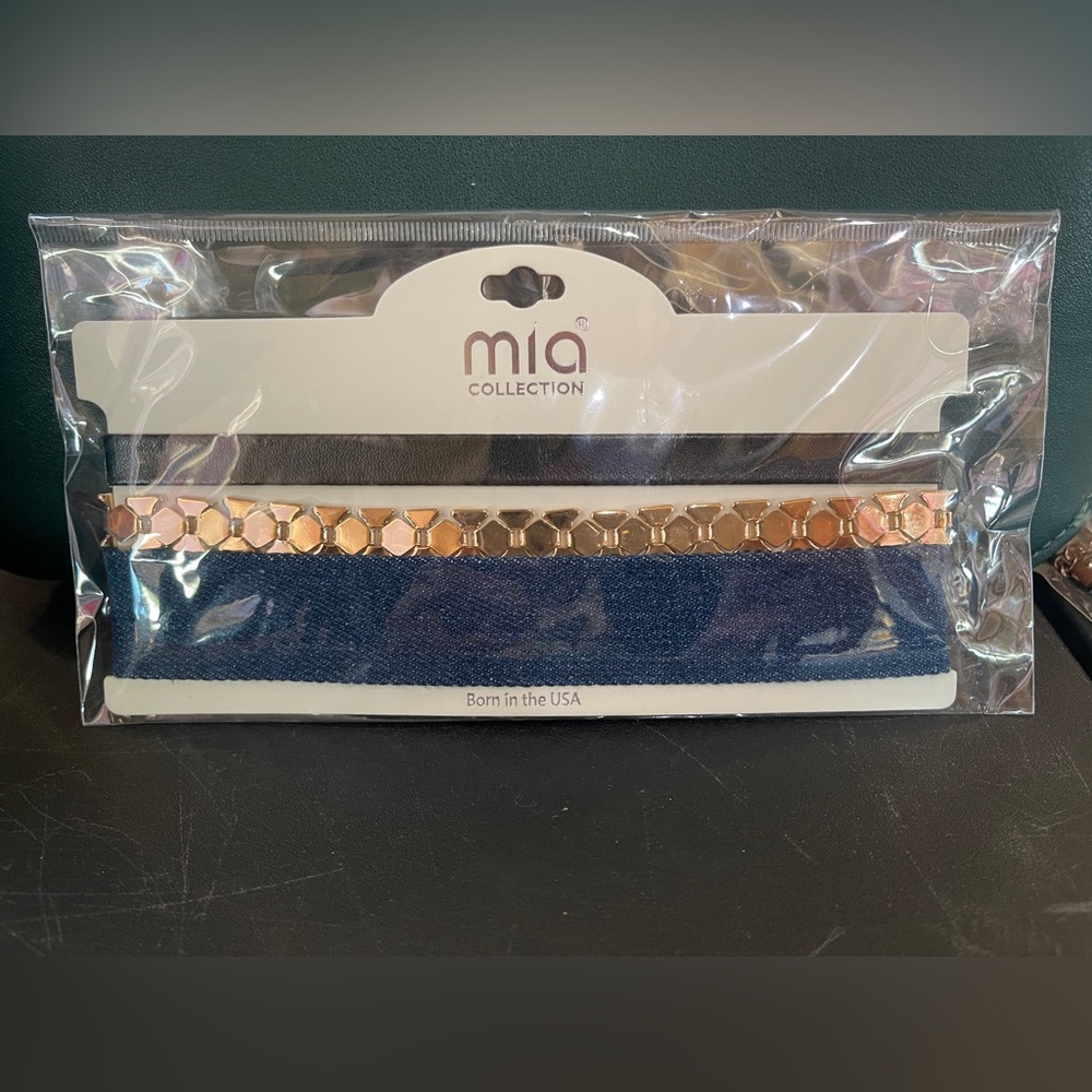 Mia Collection Gold and Blue choker Set